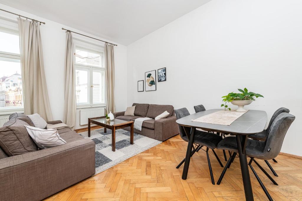 Dušní Two Bedroom — photo 1