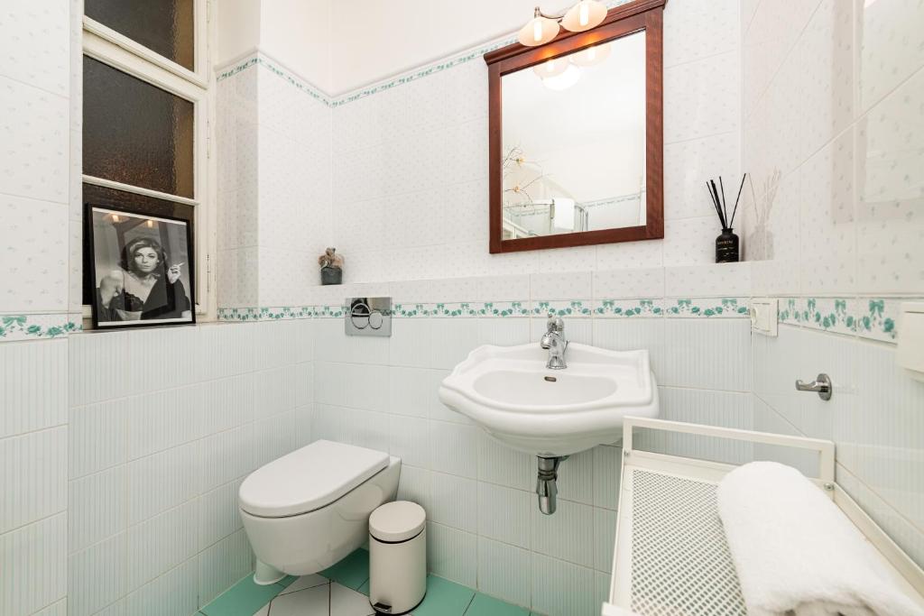 Dušní Two Bedroom — photo 10